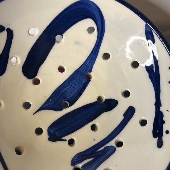 Handmade White & Blue Brush Stroke Signed Ceramic Vintage Berry Bowl Strainer - Picture 6 of 9